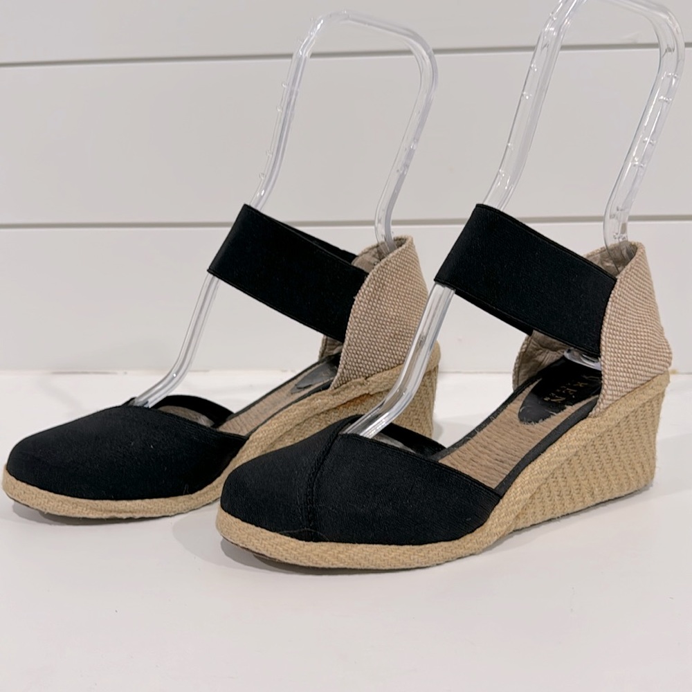 Lauren Ralph Lauren Charla wedge heels. Size 6.5 B